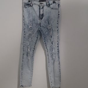 Ripped acid washed jeans